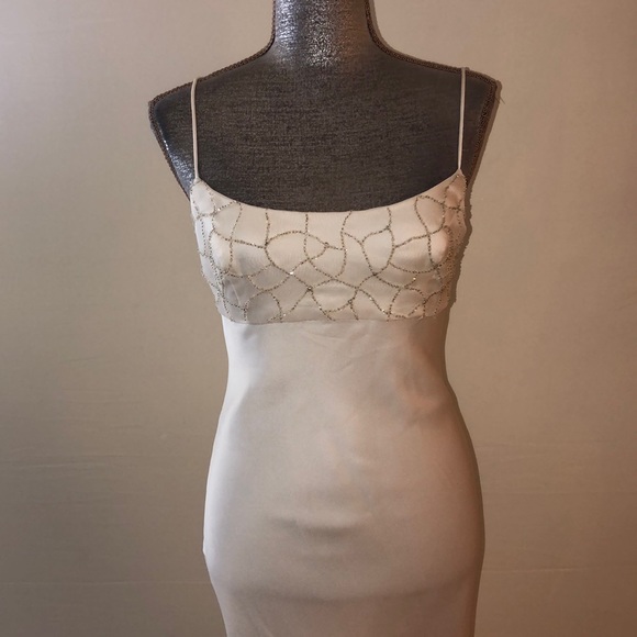 Rivini cream gown in size 12 - Picture 3 of 6